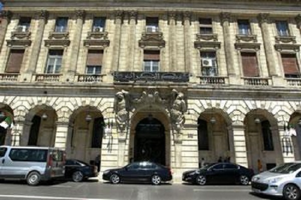 Les dépassements des banques font fuir les capitaux : La Banque d&rsquo;Algérie sort le carton rouge