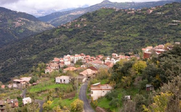 Le Village d’Azrou Zoubg en Kabylie, vu du ciel