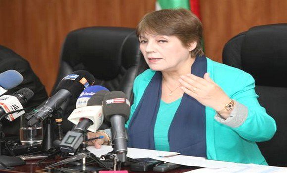 La suspension de la scolarité porte préjudice au principe d’équité (Mme. Benghebrit)