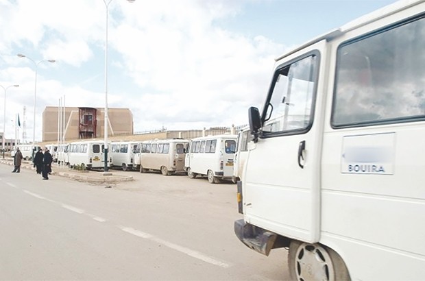 Afin de dénoncer les augmentations anarchiques des prix : Les citoyens boycottent les transporteurs privés à Bouira
