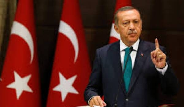 Visas, restrictions à l’importation, protection des investissements… : A Alger, Erdogan veut aplanir les sujets qui fâchent