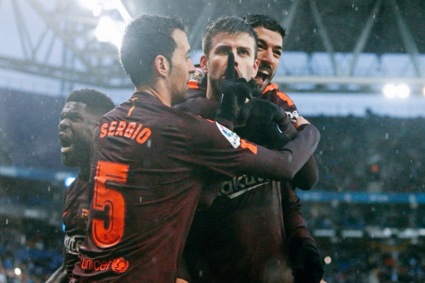 Barça : Iniesta vole au secours de Piqué