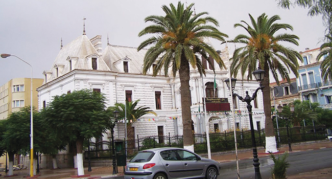 Sidi bel abbes : Le torchon brûle entre les travailleurs et le SG de l’A.P.C.