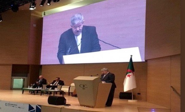 Ouyahia : la prise en charge de la jeunesse est un « investissement précieux » pour l’Algérie