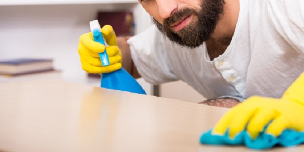 Pour quand le poste d’homme de ménage ?!