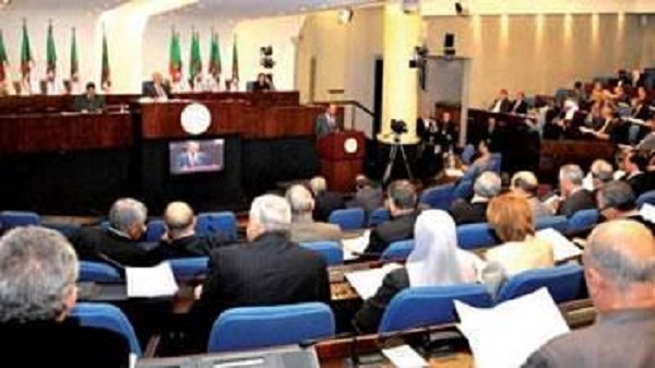 Flambée des prix des voitures et des produits de  consommation : Les députés épinglent le gouvernement