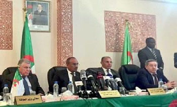 Nouredine Bedoui à l&rsquo;adresse des habitants du sud : « Vous êtes au coeur de notre politique »