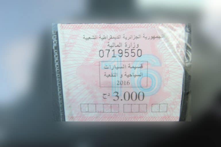 Blida – Vignettes automobiles : difficile de trouver les moins chères