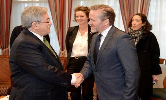 Ouyahia reçoit le ministre danois des Affaires étrangères