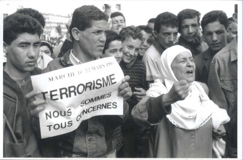Hommage aux héros de la décennie noire