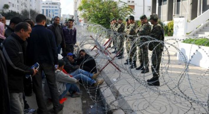 Les chômeurs contre un choix dur : En Tunisie, la mine, l’émigration ou « la mort »
