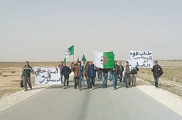 Bir El-Ater : à défaut d’emploi, ils marchent vers la… Tunisie