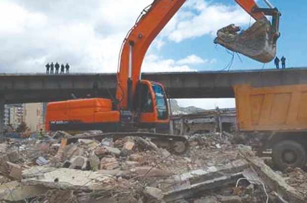 COMMUNE DE BÉJAÏA Démolition de locaux commerciaux