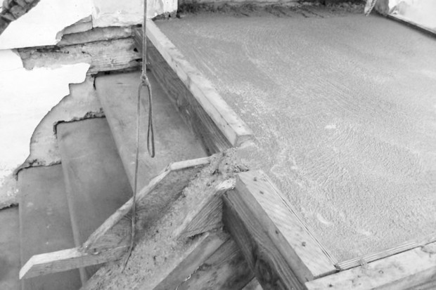 ELLES SONT À L’ORIGINE DE NOMBREUX ACCIDENTS ÉVITABLES : Des cages d’escalier sans rampes de sécurité