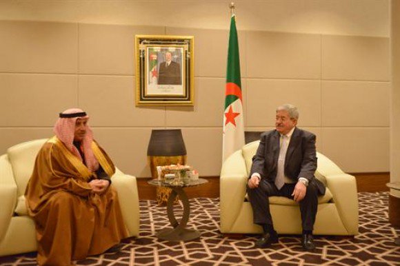Ouyahia reçoit le directeur général du Fonds monétaire arabe
