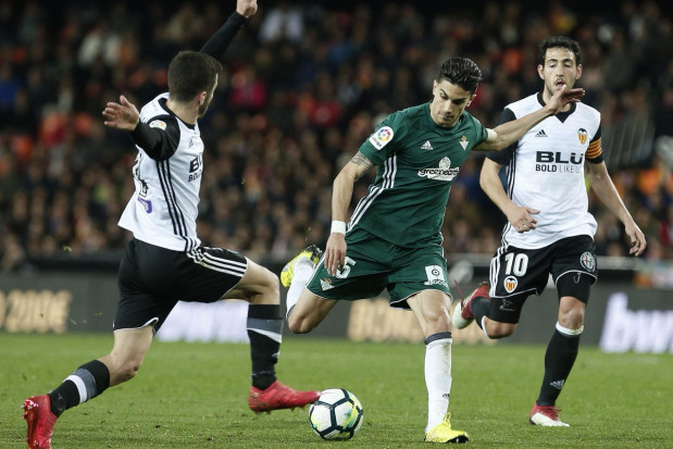 Liga : Mandi et le Betis chutent face à Valence. Boudebouz laissé sur le banc