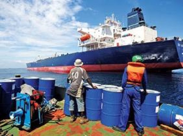 La marine libyenne arraisonne un pétrolier étranger soupçonné de contrebande