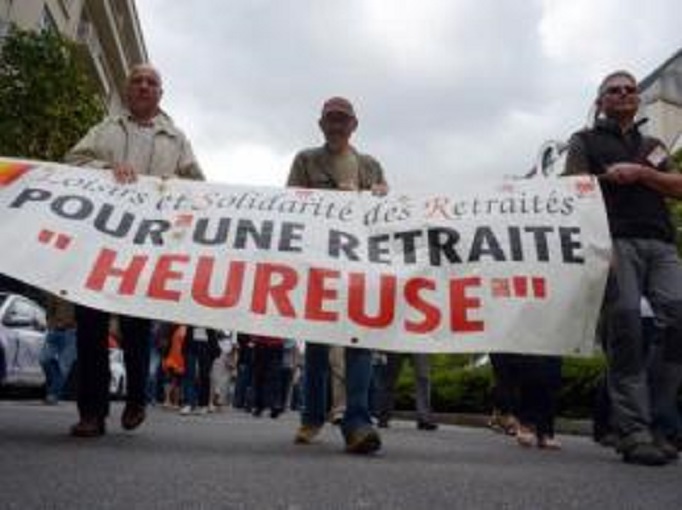 France : des milliers de retraités manifestent contre la baisse de leurs revenus