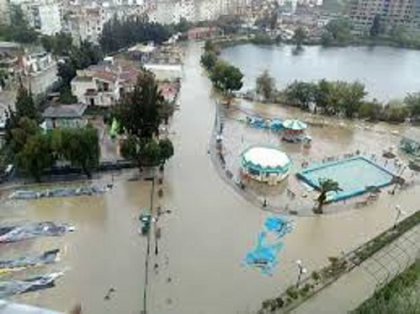 Intempéries en Algérie: Les routes principales se transforment en lacs