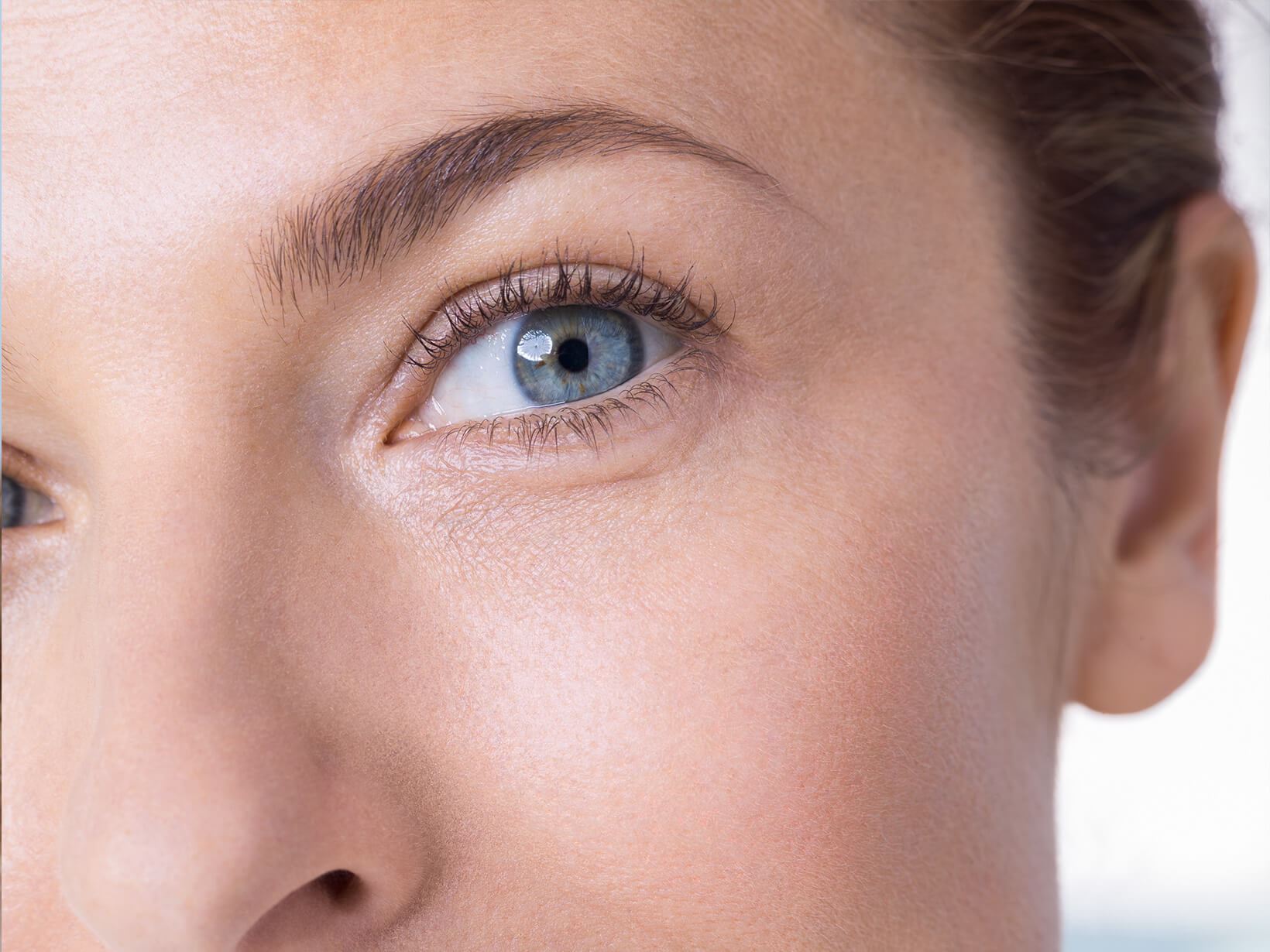 Contour des yeux : Le masque anti-yeux gonflés