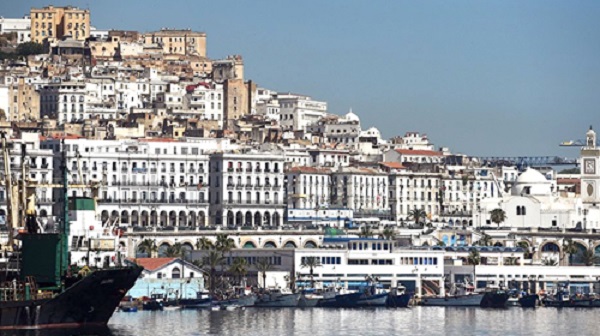 L’économie de marché concurrentiel à finalité sociale et la démocratie en Algérie, fondées sur un dialogue permanent