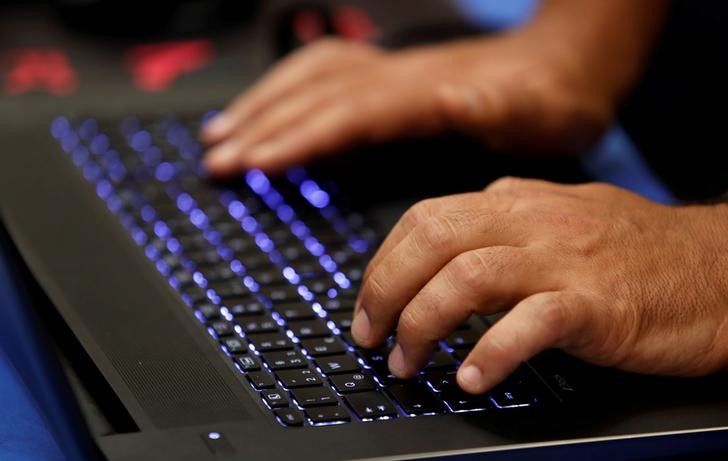Le hacker russe Evgueni Nikouline extradé par Prague vers les états-Unis
