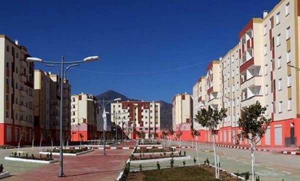 Naâma : cérémonie d&rsquo;attribution de 999 Logements publics locatifs