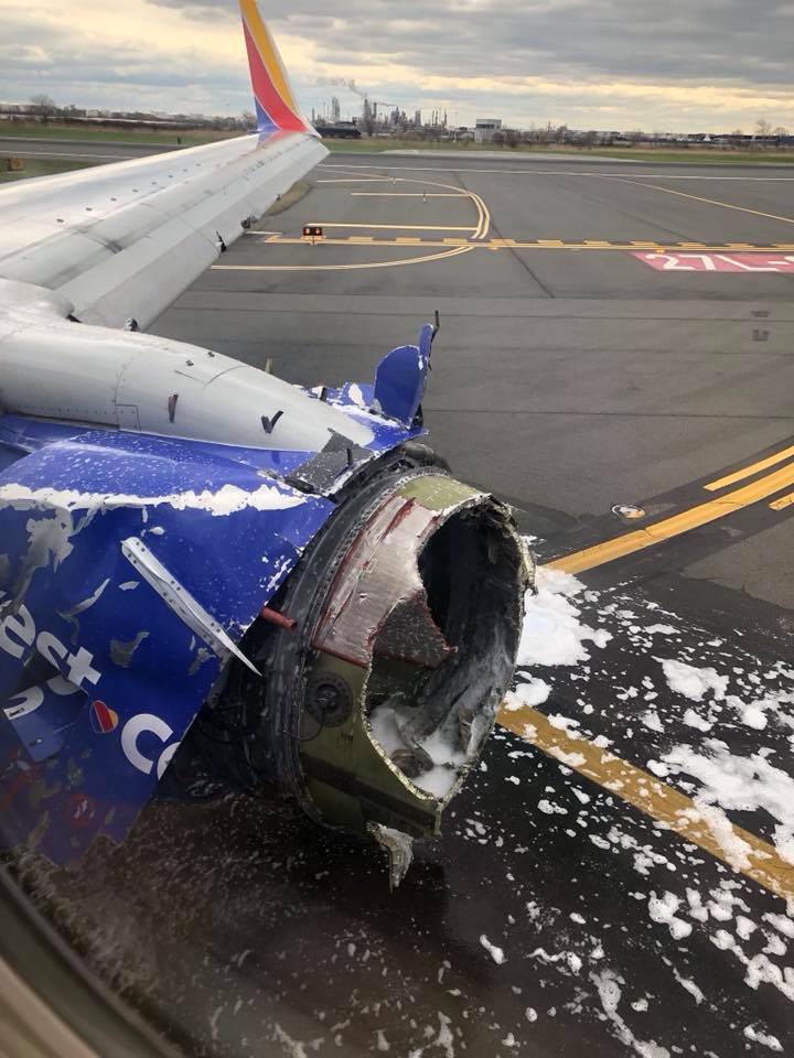 Un avion de Southwest Airlines atterrit d’urgence suite à l’explosion d’un de ses réacteurs en plein vol