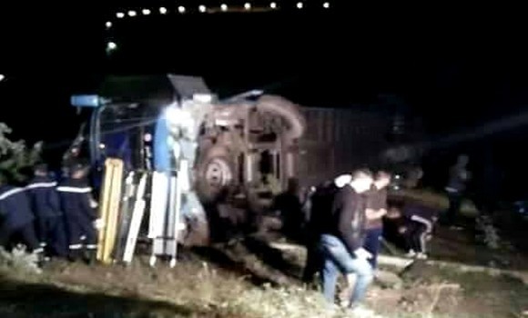 Constantine: 2 morts et 36 blessés dans un accident de la circulation sur l’autoroute Est-Ouest