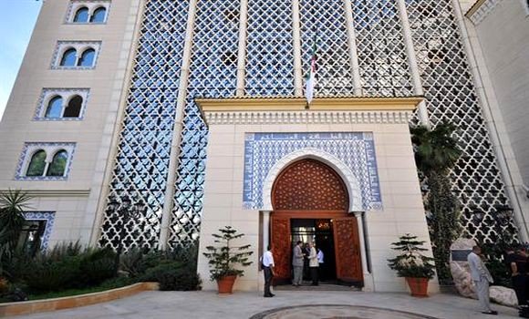 Algérie-Royaume-Uni: Guitouni et Lord Risby discutent de la coopération énergétique bilatérale