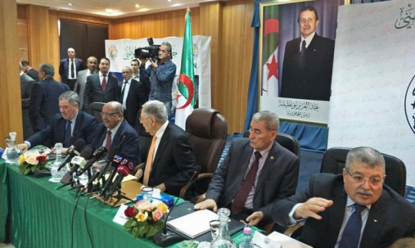 Le FLN en maître des horloges