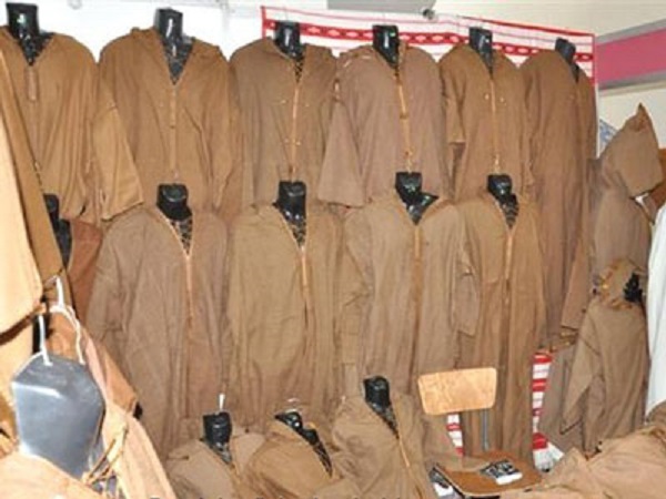 El-Bayadh : La djellaba pour hommes, symbole de l’authenticité