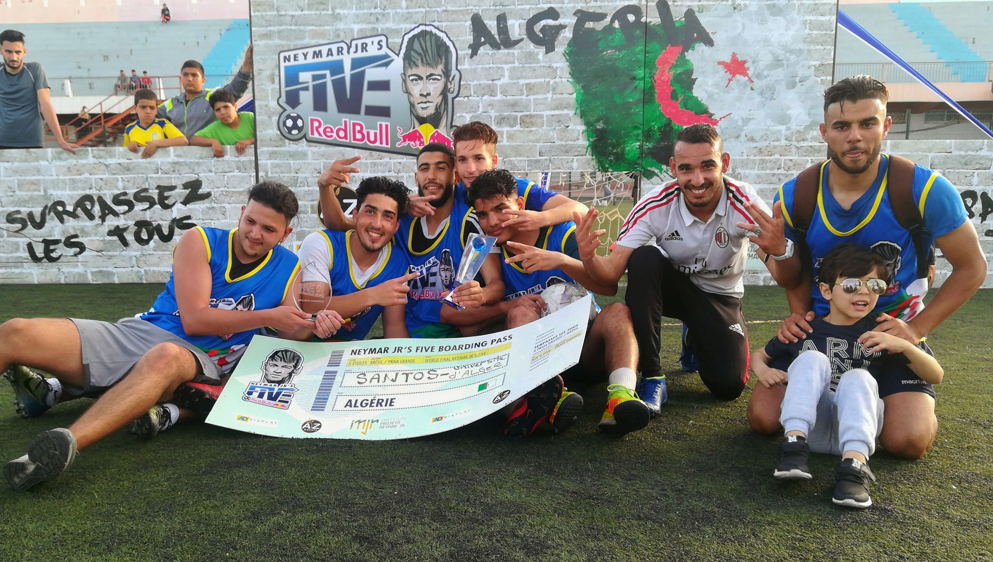 Red Bull NEYMAR JR 5 et la route vers la coupe du monde au Brésil !