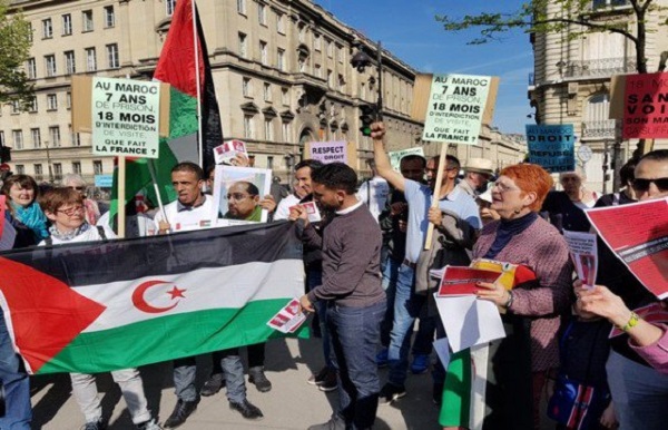 Rassemblement à Paris pour le droit de visite aux prisonniers sahraouis détenus au Maroc
