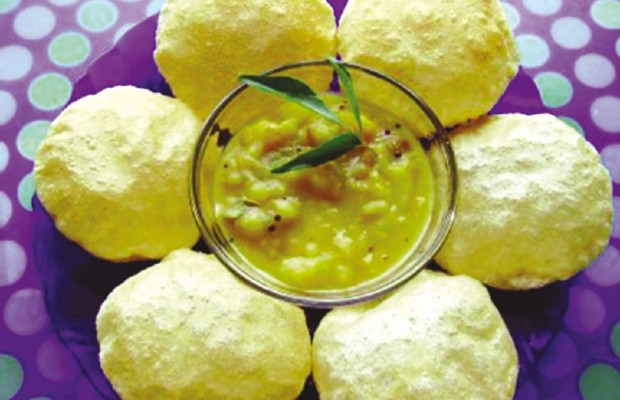 Pain frit à l&rsquo;indienne et sauce piquante