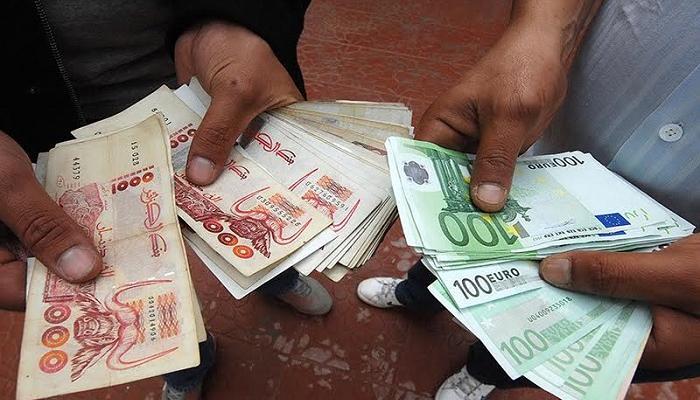 Les six raisons de la dévaluation du dinar sur le marché parallèle