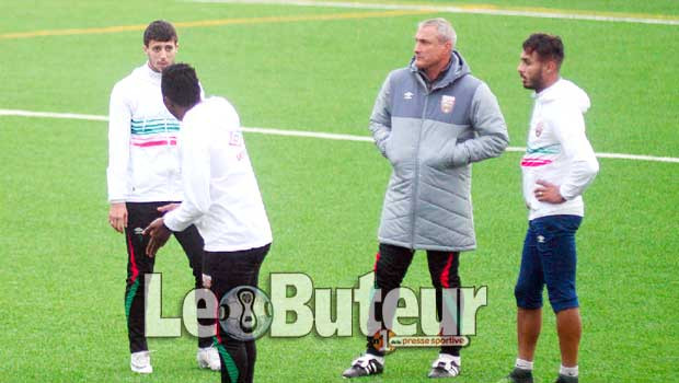 MCA : Casoni ne change pas une équipe qui gagne