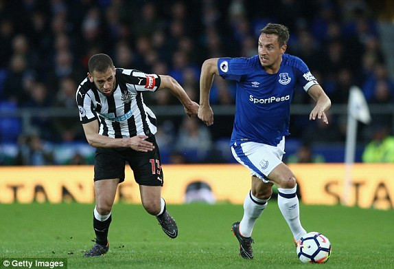 Première titularisation ratée pour Slimani avec Newcastle