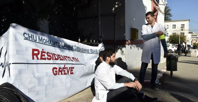 Conflit des médecins résidents : Le service civil, réduit à 2 années