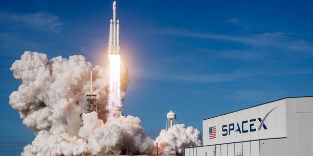 Le régulateur US approuve le plan de SpaceX de services internet par satellite