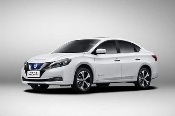 Salon de Pékin 2018 : Nissan Sylphy, la Leaf tricorps