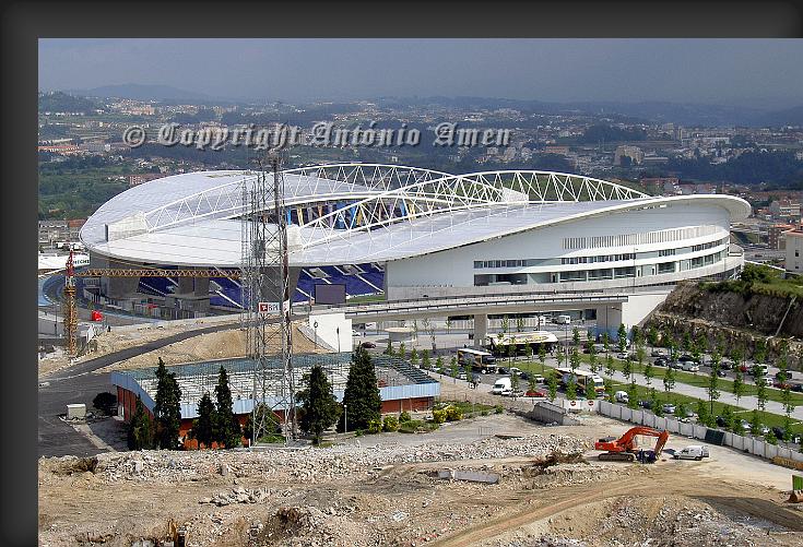 Stade de Baraki: « pas du tout satisfait de l&rsquo;état d&rsquo;avancement des travaux »