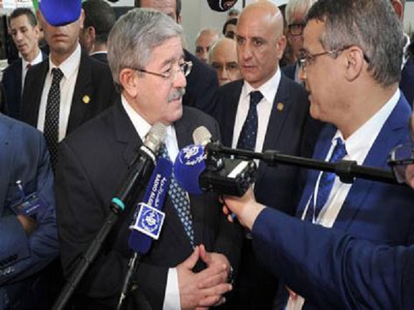 Pour mieux servir les profits des exportateurs : Ouyahia s&rsquo;engage à renforcer les mesures incitatives