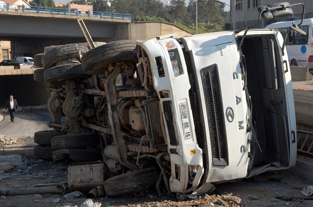 ORAN : Dérapage d&rsquo;un camion transportant des couffins de Ramadhan