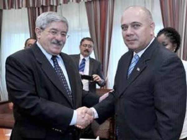 Ouyahia reçoit le ministre cubain de la Santé publique