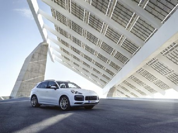 Porsche : Le nouveau Cayenne désormais décliné en hybride rechargeable