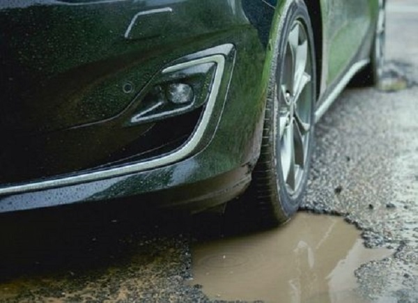 Vidéo : Nids-de-poule ? Même pas peur pour la nouvelle Ford Focus