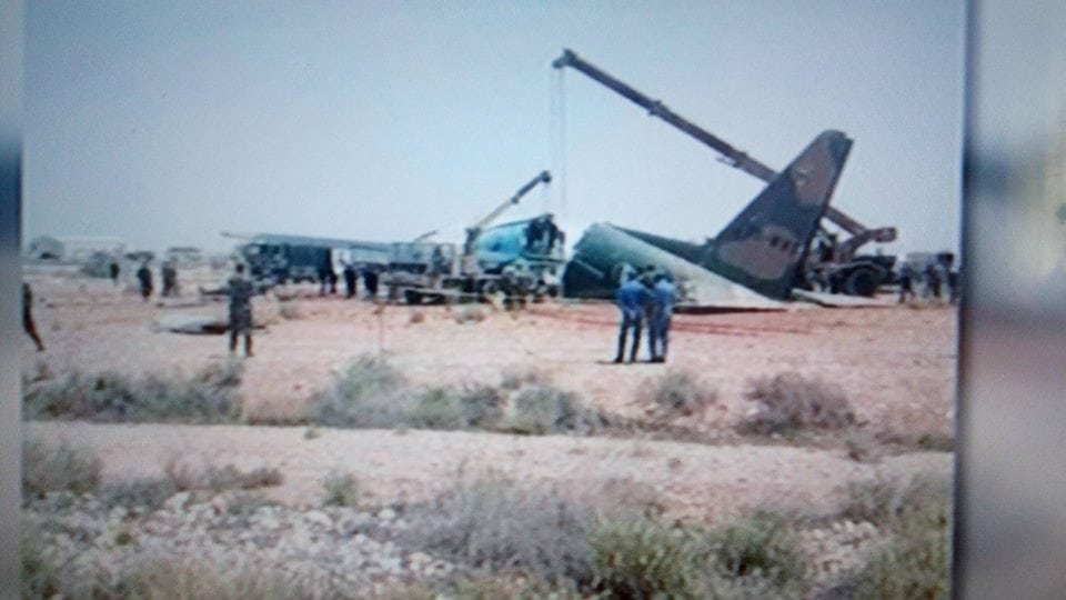 Un avion militaire sort de la piste à Biskra