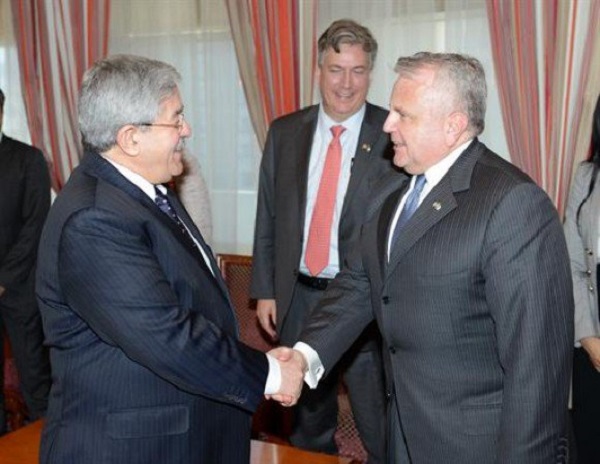 Ouyahia reçoit le secrétaire d’Etat adjoint américain