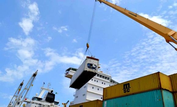 PLFC 2018: une taxe supplémentaire provisoire préventive à l&rsquo;importation